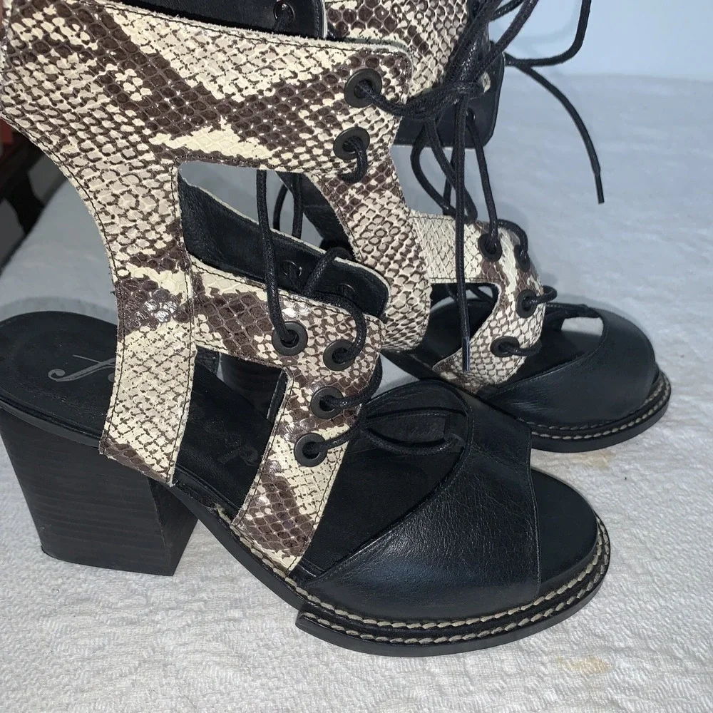 FREE‎ PEOPLE Lennon Brown Ivory Snake Leather Lace Up Sandals 38  7-7.5